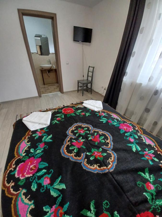 Casa Pandrea Guest House คือร์ตีโชอารา ภายนอก รูปภาพ