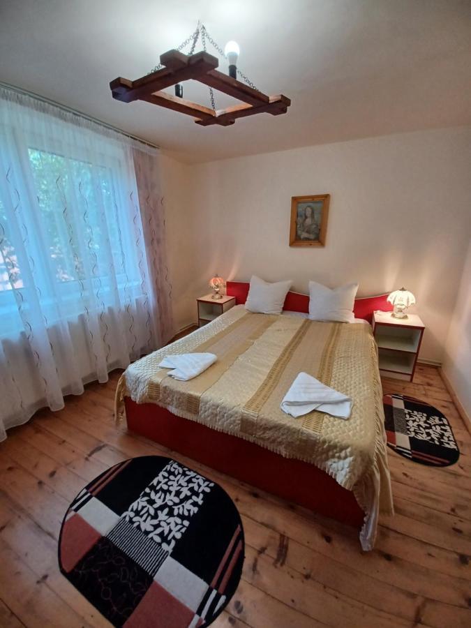 Casa Pandrea Guest House คือร์ตีโชอารา ภายนอก รูปภาพ